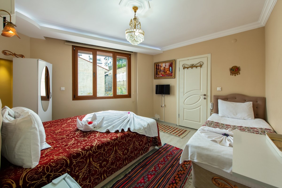 Selcuk Ephesus Palace triple Room Hotel